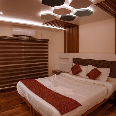 Hotel Victoria Houseboats Alappuzha Esterno foto