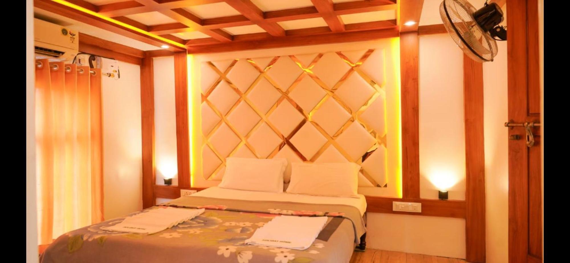 Hotel Victoria Houseboats Alappuzha Esterno foto