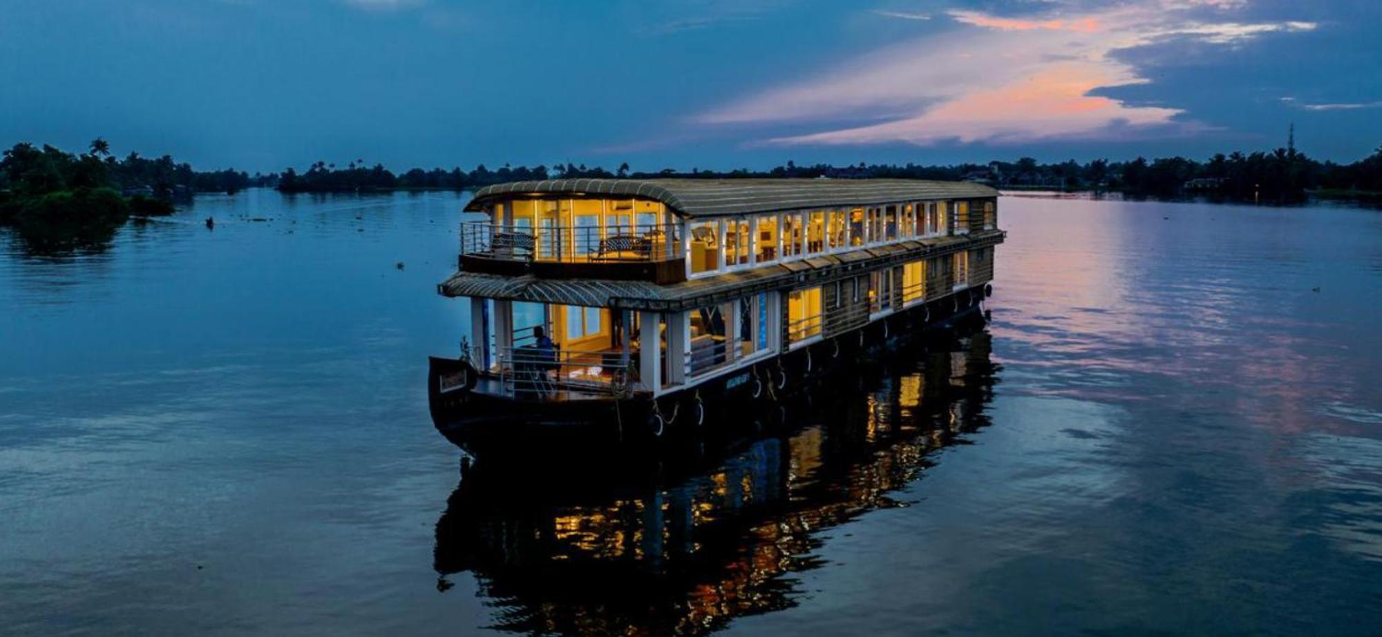 Hotel Victoria Houseboats Alappuzha Esterno foto