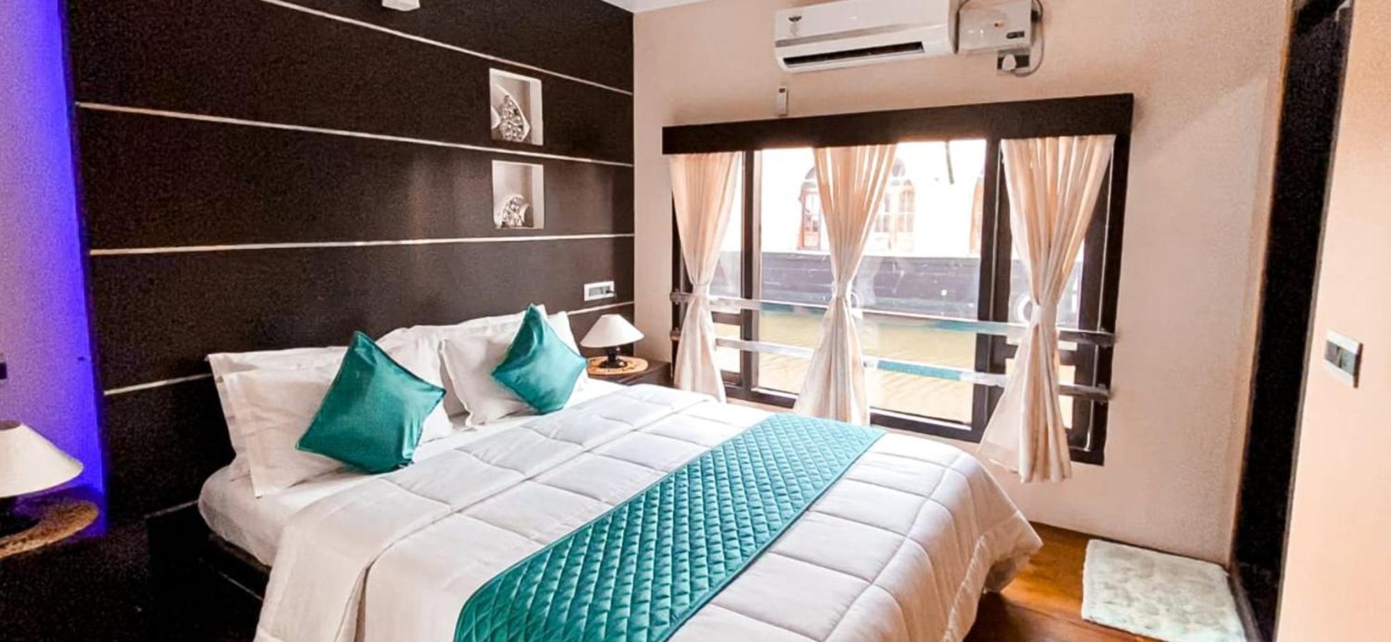 Hotel Victoria Houseboats Alappuzha Esterno foto